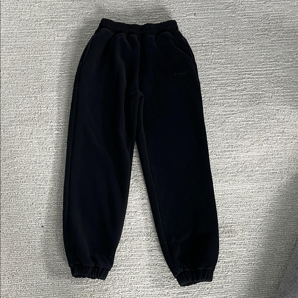 Comfrt Black Sweats